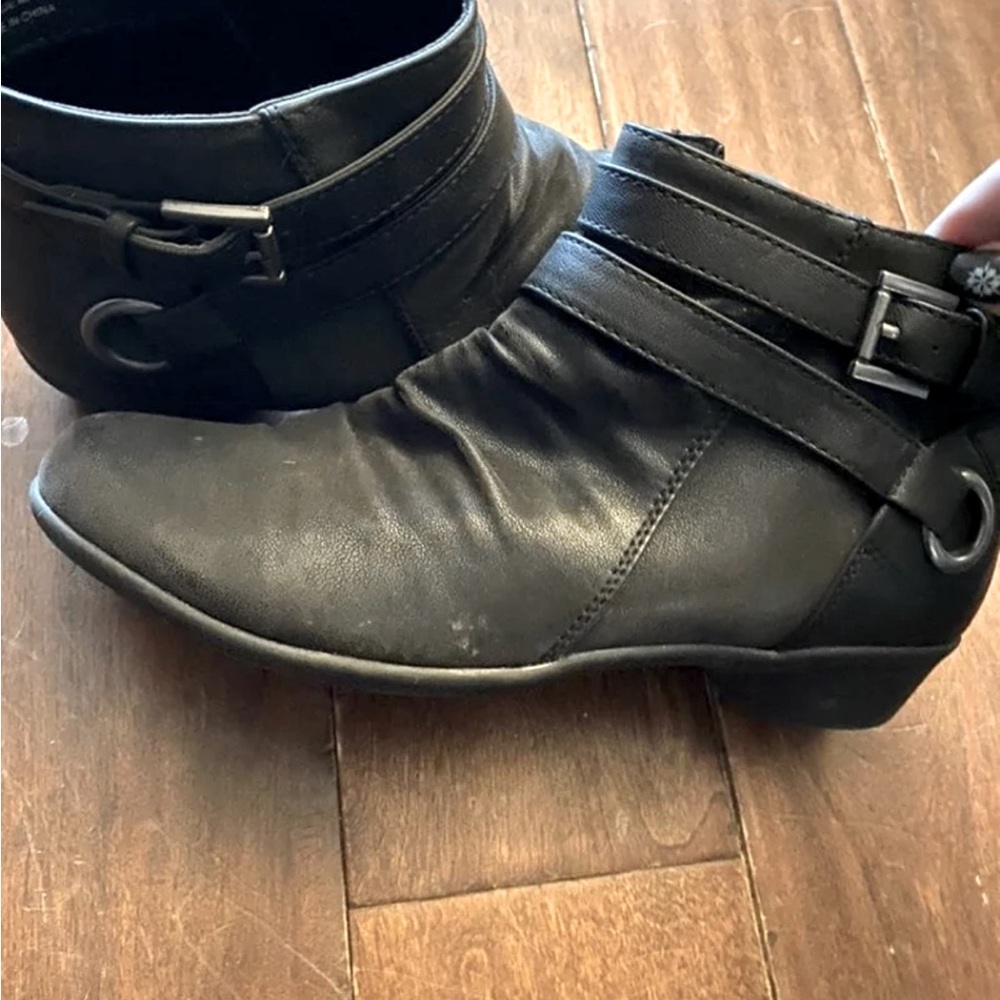 Women’s shoes